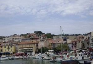 Cassis vista dal mare