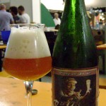 Questa birra ad alta fermentazione della Vallonia è prodotta con malti chiari, luppoli americani Warrior e Amarillo e il lievito dei trappisti di Orval. In seconda fermentazione si aggiunge zucchero candito scuro. La birra è consistente, ma anche molto "beverina", nonostante i suoi 8,4 gradi alcolici. Si abbina con carni bianche arrosto.