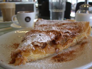 Milopita, la ricetta della torta di mele alla greca